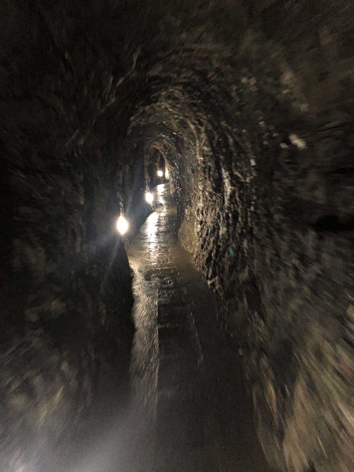Штучний тунель до прірви «Мацоха»