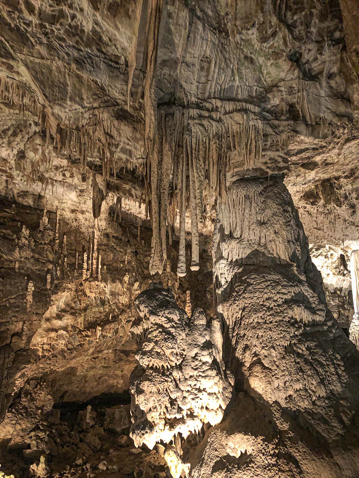 Салма — найбільший сталагнат Пункевних печер