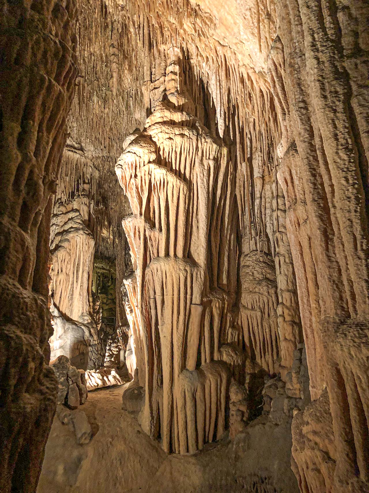 Печери Дракона «Cuevas del Drach»