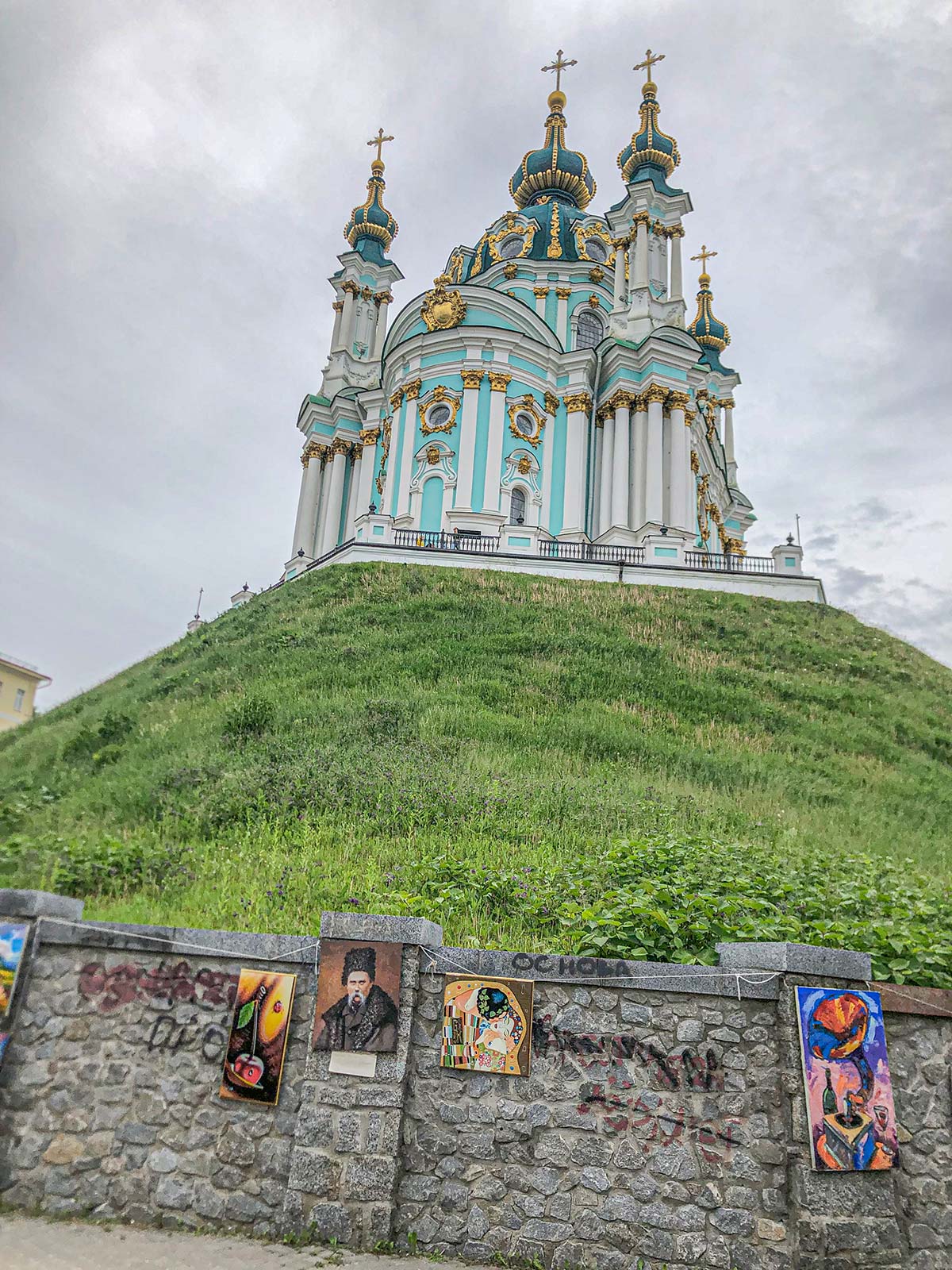 Андріївська церква та картина з Шевченко
